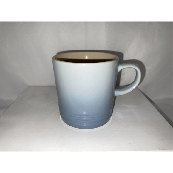Le Creuset Stoneware Coffee Mug Cup 12oz Capital Blue Light Blue Fade Ombre - Picture 1 of 5